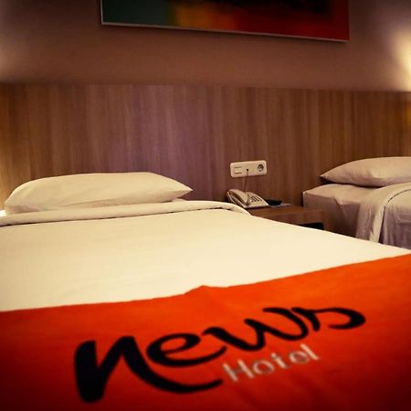 News Hotel Waru Sidoarjo Esterno foto
