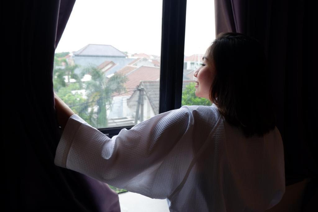 News Hotel Waru Sidoarjo Esterno foto