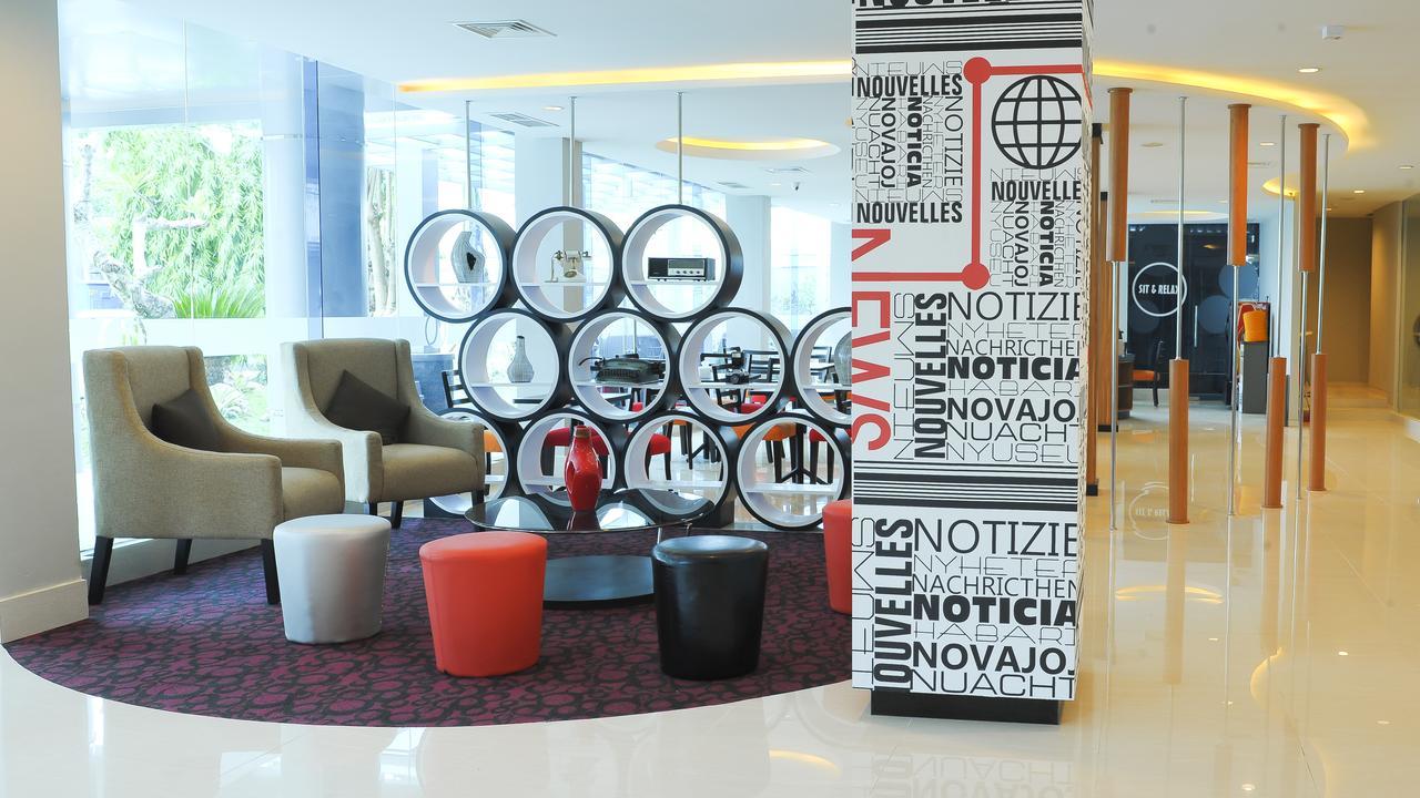 News Hotel Waru Sidoarjo Esterno foto
