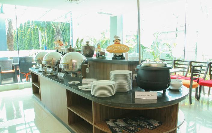 News Hotel Waru Sidoarjo Esterno foto
